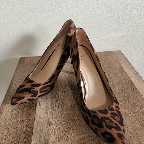 Leopard print heels - Picture 2 of 9